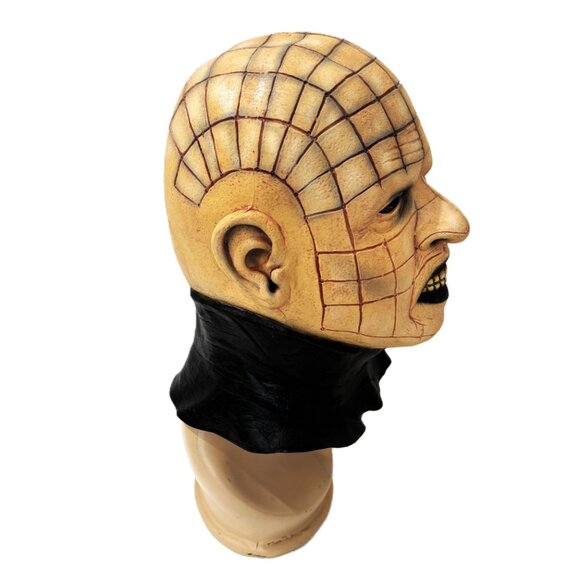 Rare vintage 1993 Hellraiser Pinhead  Cinema Secrets mask NWT NOS - Picture 3 of 14